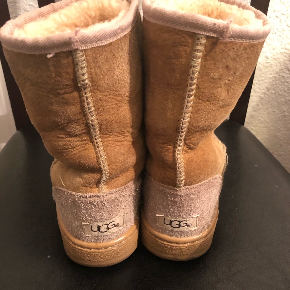UGG - Picture 3 of 4